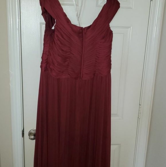 Dress - Picture 3 of 5